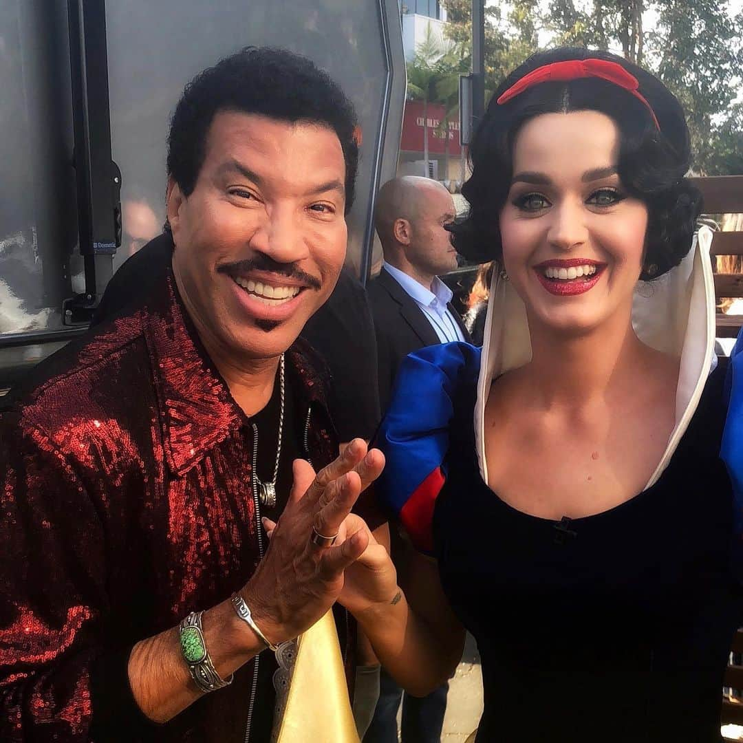 ライオネル・リッチーさんのインスタグラム写真 - (ライオネル・リッチーInstagram)「#TBT to that time I met a princess at last year’s @americanidol Disney Night! 😄 #americanidol #DisneyNight」4月19日 5時54分 - lionelrichie