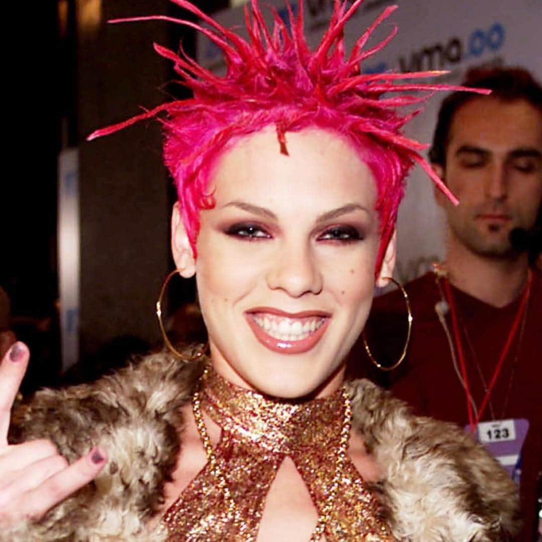 P!nk（ピンク）さんのインスタグラム写真 - (P!nk（ピンク）Instagram)「Happy throwback Thursday. May we never be allowed to forget that this kind of hair is possible.」4月19日 6時09分 - pink