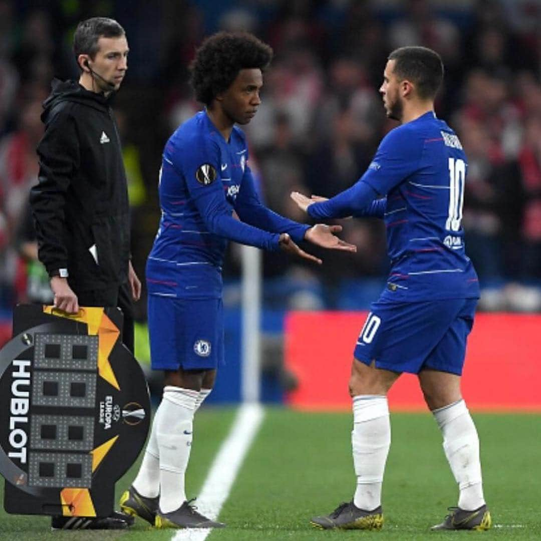 エデン・アザールさんのインスタグラム写真 - (エデン・アザールInstagram)「Onto the semis! Well done guys 💪🏼 #CFC  Direction les demis! Bon travail les gars 👏🏼 #chelseafc」4月19日 6時21分 - hazardeden_10