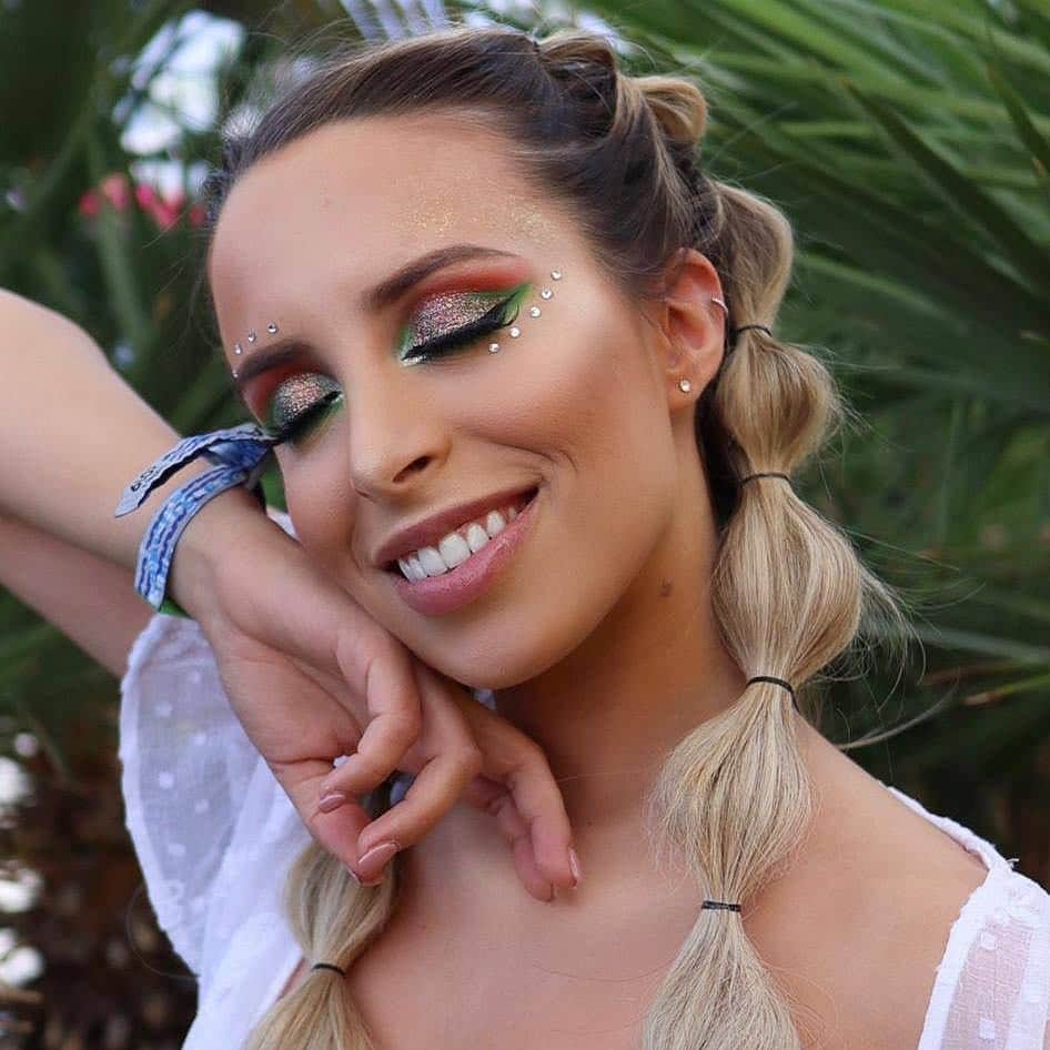 NYX Cosmeticsさんのインスタグラム写真 - (NYX CosmeticsInstagram)「@helenacoelhooo achieves this festival ready glam with our Off Tropic Shadow Palette in ‘Shifting Sand’ + Highlight & Contour Cream Pro Palette + Glitter Goals Liquid Eyeliner in ‘Quartzy’ 🌴✨🔥 || #nyxcosmeticscoachella #nyxcosmetics」4月19日 6時22分 - nyxcosmetics
