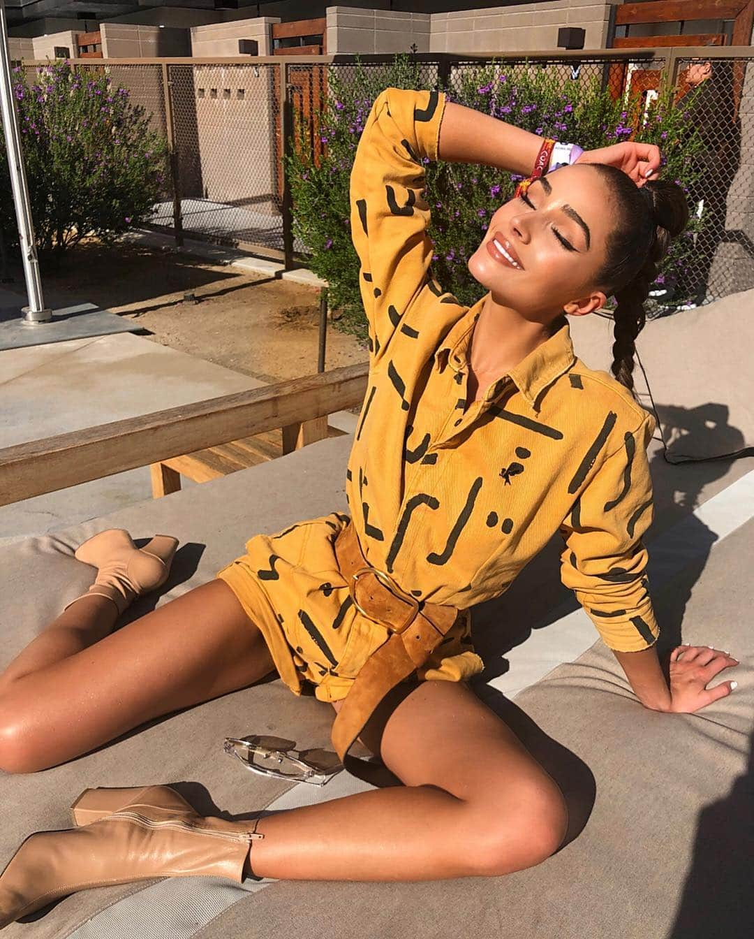 オリビア・カルポさんのインスタグラム写真 - (オリビア・カルポInstagram)「☀️ 🤸‍♀️🧘‍♀️」4月19日 6時36分 - oliviaculpo