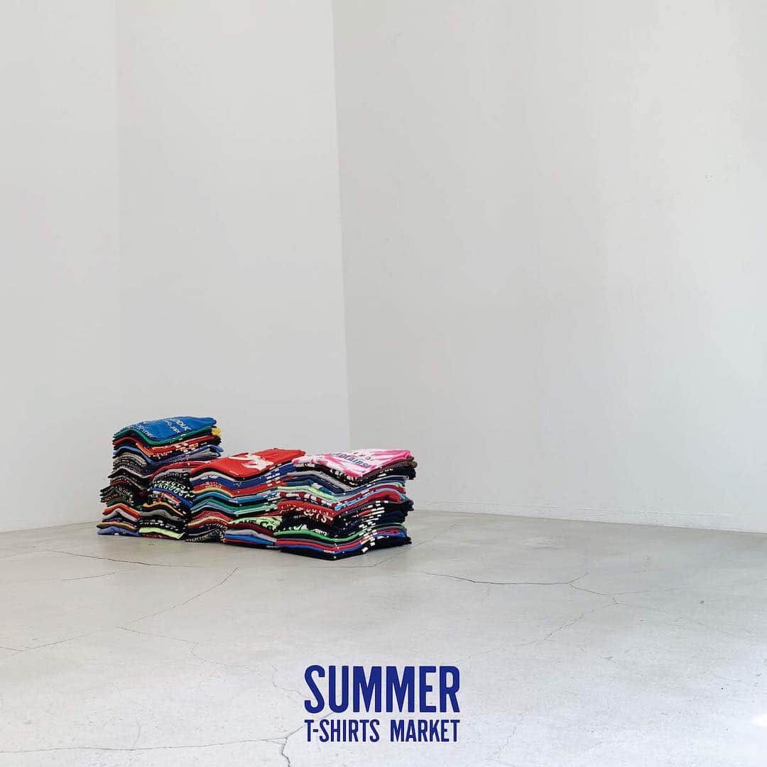 シアタープロダクツのインスタグラム：「--- SUMMER T-SHIRTS MARKET 4.19.fri - 5.12.sun  シアタープロダクツ表参道本店にて、様々なTシャツを集めたサマーTシャツマーケットがスタートしました。  人気のベジタブルTシャツや春夏コレクションの新作Tシャツに加え、200枚以上のユーズドTシャツにオリジナルプリントをしたこのイベントだけの特別なTシャツも並びます。 ぜひお気に入りの一枚を見つけに、店頭へお越しください。  シアタープロダクツ表参道本店 @theatre_products_shop 12:00〜20:00 木曜定休 ※5月2日（木・祝）は営業します  #theatreproducts #シアタープロダクツ #Tshirts #Tシャツ #summer  #omotesando」