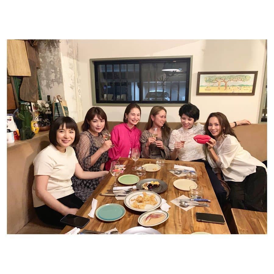 二ノ宮和佳子のインスタグラム：「あー楽しかった♡久々の大集合！！久々の2軒目  #じゅんおかえり #ロンドン行きたい #婦人会 #パパ様たちありがと  #なおはなぜか巣鴨経由😂」