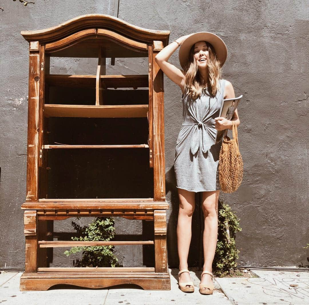 エルエーメイドさんのインスタグラム写真 - (エルエーメイドInstagram)「Beauty in found objects. @jen.griswold . #springbreak #americanstyle #springstyle #madeintheusa #ethicalstyle #ethicalbrand #sustainablebrand #consciousclothing #petitejoys #darlingdaily #bloggerstyle #darlingweekend #lovelysquares #stylehunter #abmlifeiscolorful #slowfashionstyle #slowfashionmovement #consciousfashion #fairfashion #slowfashionmovement #ethicalootd #fairfashionootd」4月19日 7時28分 - lamadeclothing