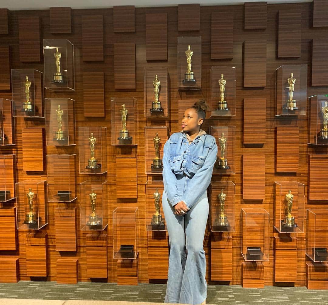 ジェニファー・ハドソンのインスタグラム：「People always ask me where do I keep my Oscar ..... well it’s something like this guys !」