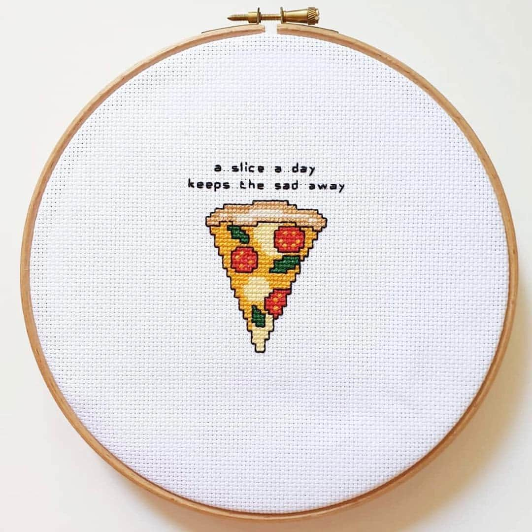 Cosmopolitanさんのインスタグラム写真 - (CosmopolitanInstagram)「Hey, science said it...not me 🍕💁‍♀️ #rg @ladystitchicorn」4月19日 8時02分 - cosmopolitan