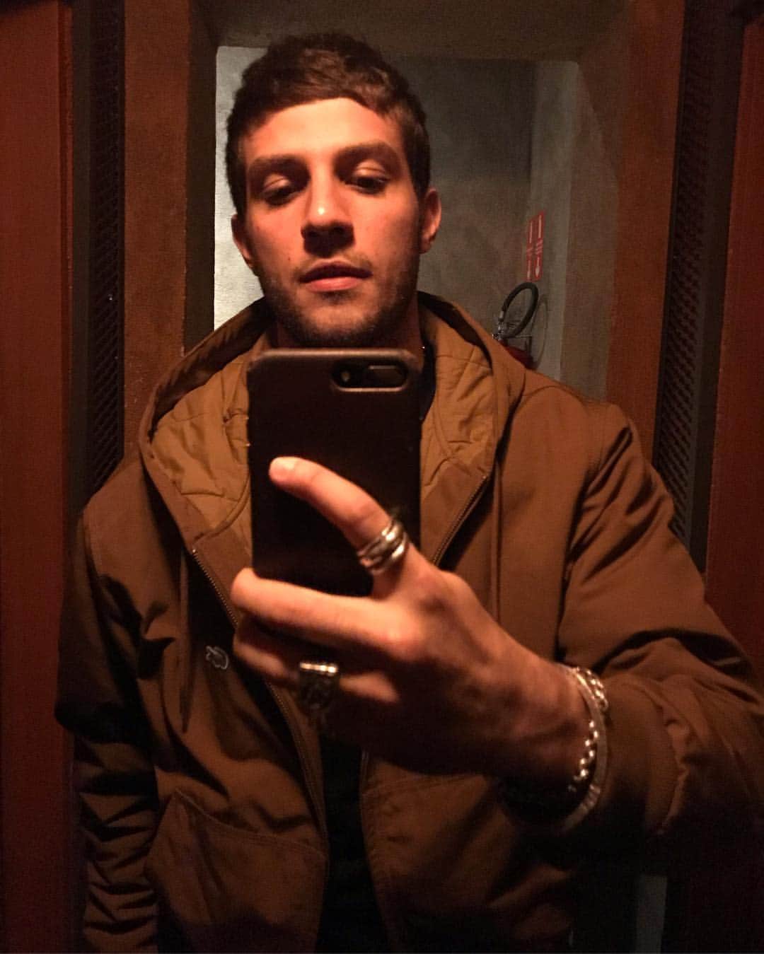 Chay Suedeのインスタグラム：「:))」