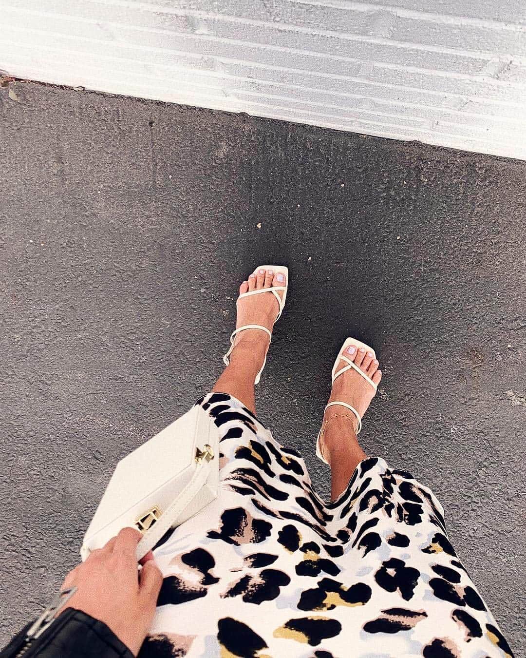WHO WHAT WEARさんのインスタグラム写真 - (WHO WHAT WEARInstagram)「And the most viral @zara item of 2019 is... this pair of sandals. The $80 white strappy square-toe heels are legit everywhere we look, and fashion girls have the most incredible outfit ideas to go with them. Tap the link in bio to get in on the look. #HighlyDocumented photos: @jordanrisa, @carolyncompres, @amichanxo, @moniqaaaa」4月19日 8時15分 - whowhatwear