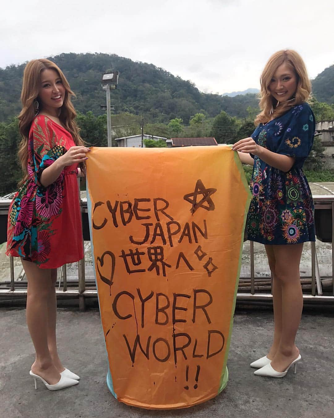 CYBERJAPAN Staffのインスタグラム