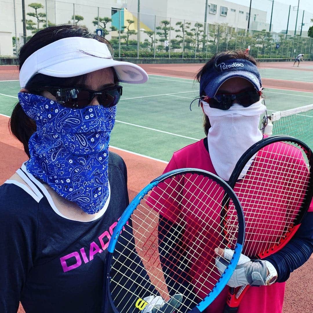 武田双雲さんのインスタグラム写真 - (武田双雲Instagram)「日焼けNOテニス女子たちとの表情見えなすぎテニス対戦なう。」4月19日 9時19分 - souun.takeda