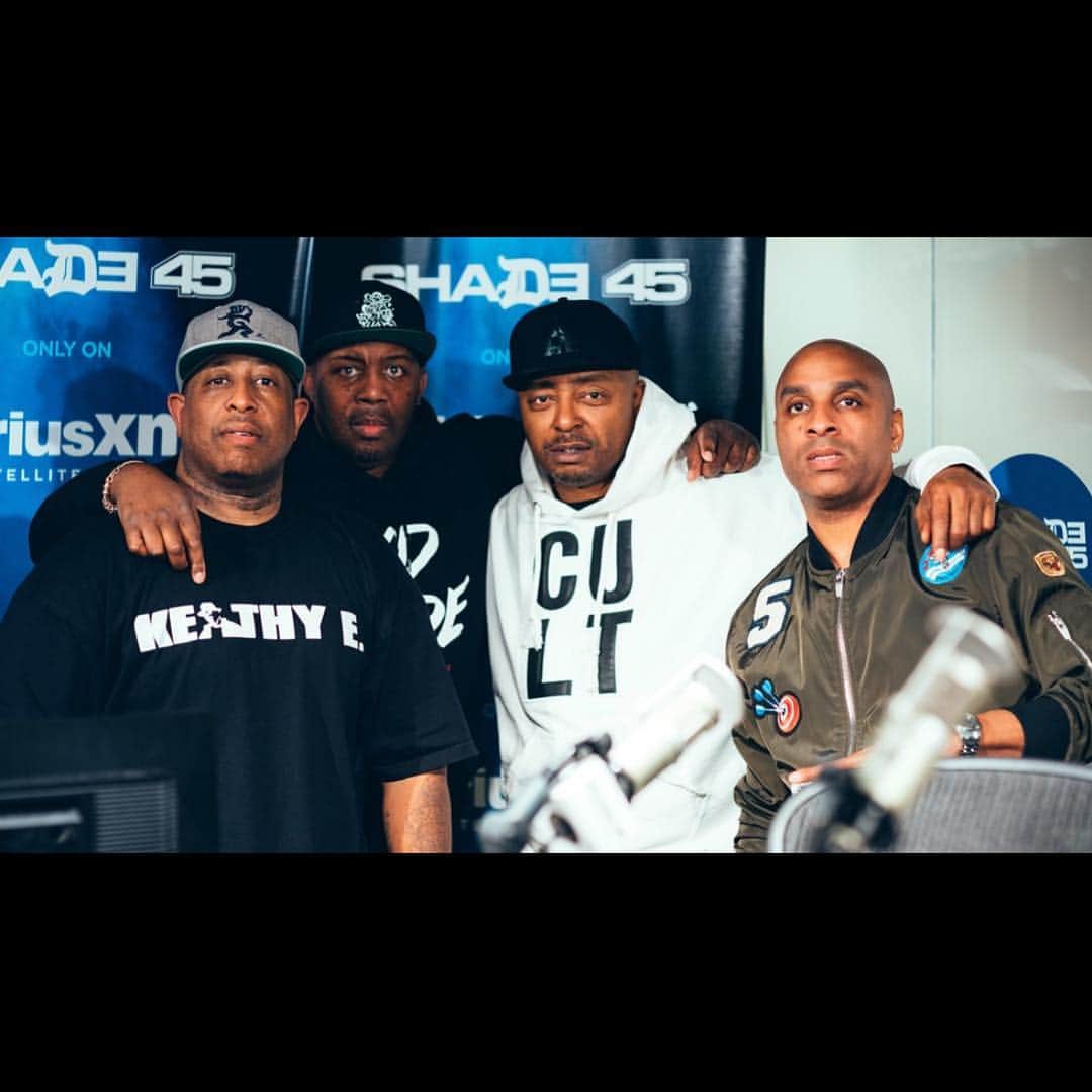 DJプレミアさんのインスタグラム写真 - (DJプレミアInstagram)「An Incredible Episode Tuesday With Our Guests @erick_sermon With His New LP "Vernia" Droppin' Friday (April 19)... Shout To @mrtyfyffe__ and @boogeyman1007 Also In The Building... Catch Us LIVE FROM HEADQCOURTERZ... On @eminem's @shade45 @siriusxm Every Tuesday Night 7-9pm EST (4pm PT) Along With Panchi Of @nygz @kreepyclown @torchington, King Of Chill and POE on the Visualz... 📸By @deejaypoe  OFFICIAL MERCH FOR  Gang Starr, NYGz, MC Eiht, GURU, DJ Premier, and TTT MERCH... [LINK IN BIO]」4月19日 9時24分 - djpremier