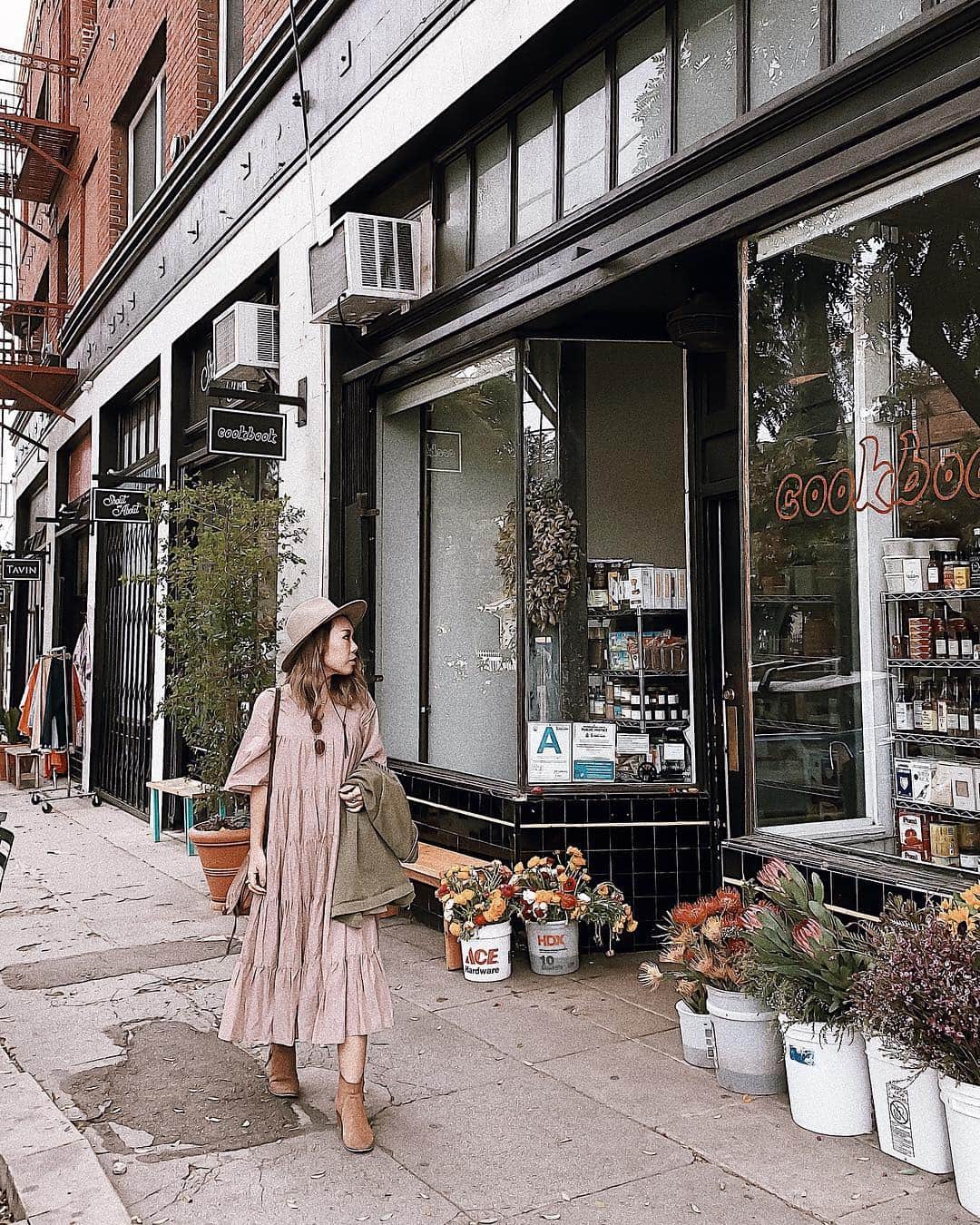 Manamiのインスタグラム：「📍Echo Park 可愛いお店とcafeがあって、 いる人もおしゃれなエリアだった〜🤤💗 ㅤ hut @brixtonwomens @brixton dress @cavezarosso jacket @freepeople boots @urbanoutfitters ㅤ 📸 @ailove_la」