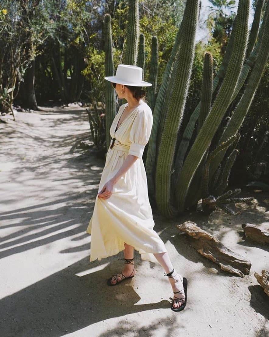 freepeopleさんのインスタグラム写真 - (freepeopleInstagram)「Take an escape in the Heart This Midi Dress (we just did). #linkinbio」4月19日 9時40分 - freepeople