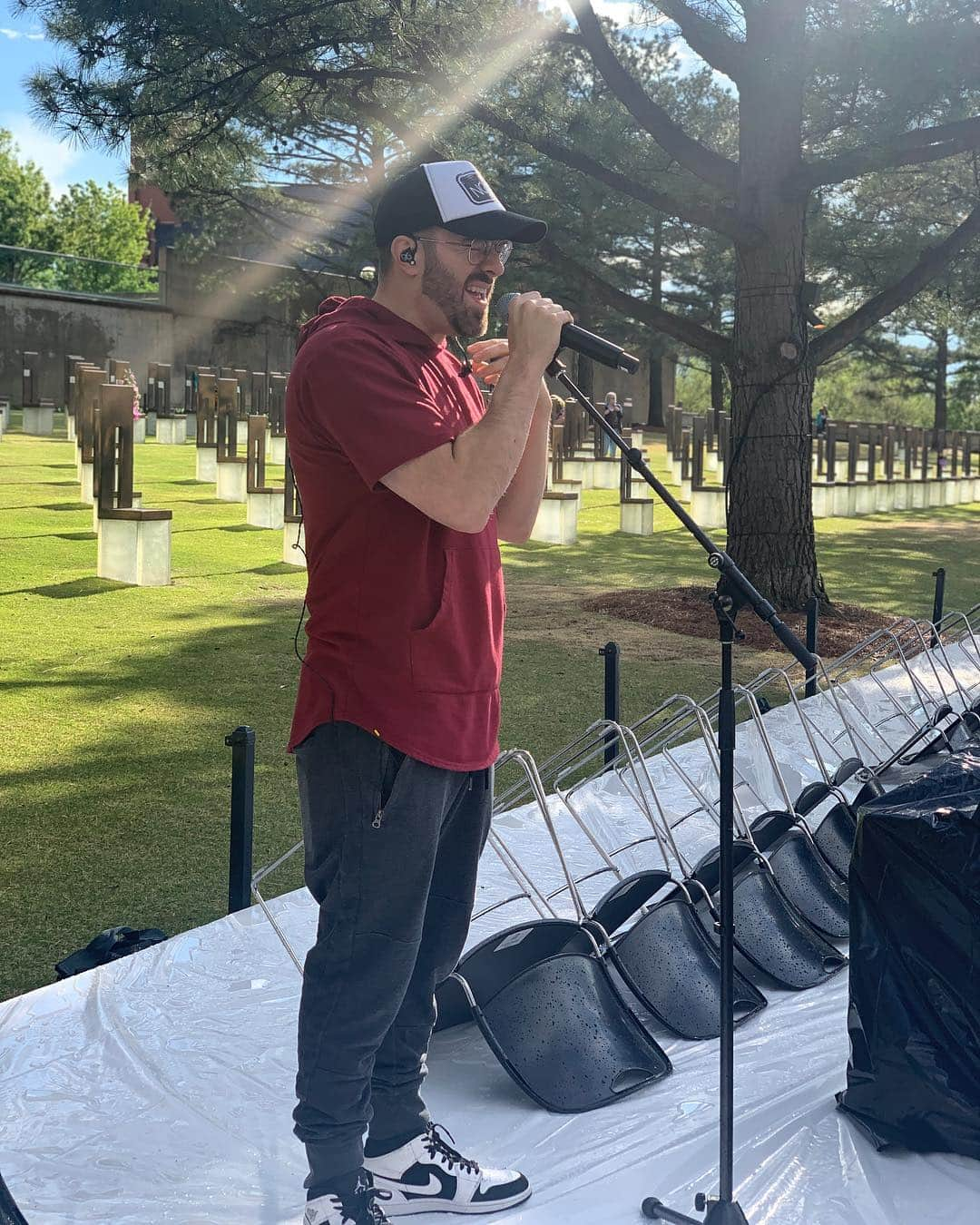 ダニー・ゴーキーさんのインスタグラム写真 - (ダニー・ゴーキーInstagram)「Sound checking to be a part of the Oklahoma City bombing memorial service tomorrow morning.  Honored to be able to sing a song of hope for the victim’s families & the survivors.  #TellYourHeartToBeatAgain」4月19日 9時48分 - dannygokey