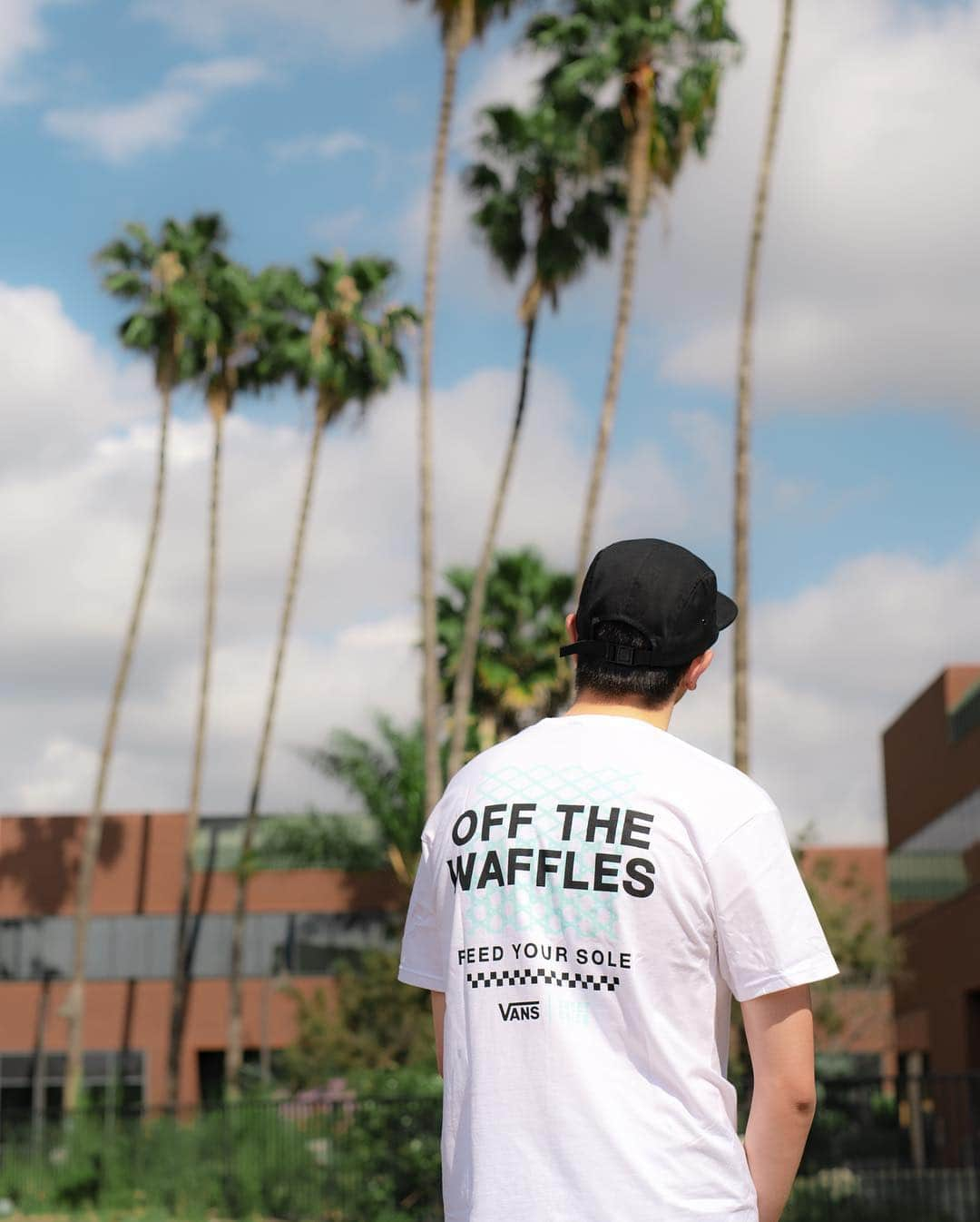 Foot Lockerさんのインスタグラム写真 - (Foot LockerInstagram)「🐔👟 @vans x @sweetchicklife x @footlocker "Off The Waffles" Collection featuring 2 delicious t-shirts. Launching 4/20, Online and Foot Locker Hollywood + Highland Flagship  Available Early Now @ #NYC Pop-Up · 178 Ludlow St.」4月19日 10時02分 - footlocker