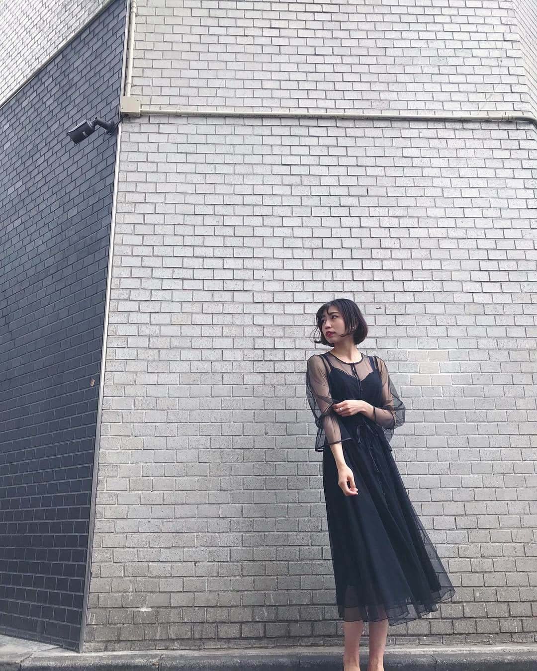 Ameri VINTAGE LUMINE SHINJUKUさんのインスタグラム写真 - (Ameri VINTAGE LUMINE SHINJUKUInstagram)「. 【NEW ARRIVAL】 . TULLE SEE-THROUGH DRESS BLK / BRN ¥20,300 (+tax) . @__k.ao__ri.__  167㎝ . チュールとキャミソールが セットになっているドレス👗❤︎ . オケージョンにはもちろん、 別々でも使えるので 着回しの効くドレスになってます💕 . 3枚目のコーディネートもおすすめです！ . . #amerivintage #ameri #dress #tulle #party #denim #shinjuku #lumine2」4月19日 10時20分 - ameri_shinjuku