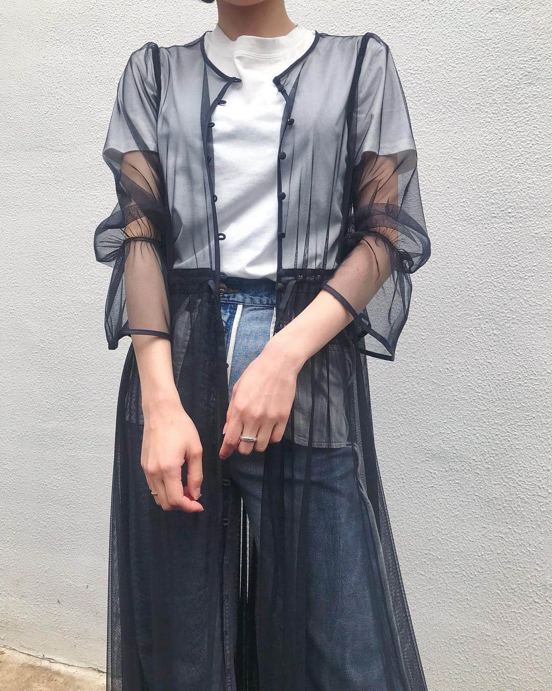 Ameri VINTAGE LUMINE SHINJUKUさんのインスタグラム写真 - (Ameri VINTAGE LUMINE SHINJUKUInstagram)「. 【NEW ARRIVAL】 . TULLE SEE-THROUGH DRESS BLK / BRN ¥20,300 (+tax) . @__k.ao__ri.__  167㎝ . チュールとキャミソールが セットになっているドレス👗❤︎ . オケージョンにはもちろん、 別々でも使えるので 着回しの効くドレスになってます💕 . 3枚目のコーディネートもおすすめです！ . . #amerivintage #ameri #dress #tulle #party #denim #shinjuku #lumine2」4月19日 10時20分 - ameri_shinjuku