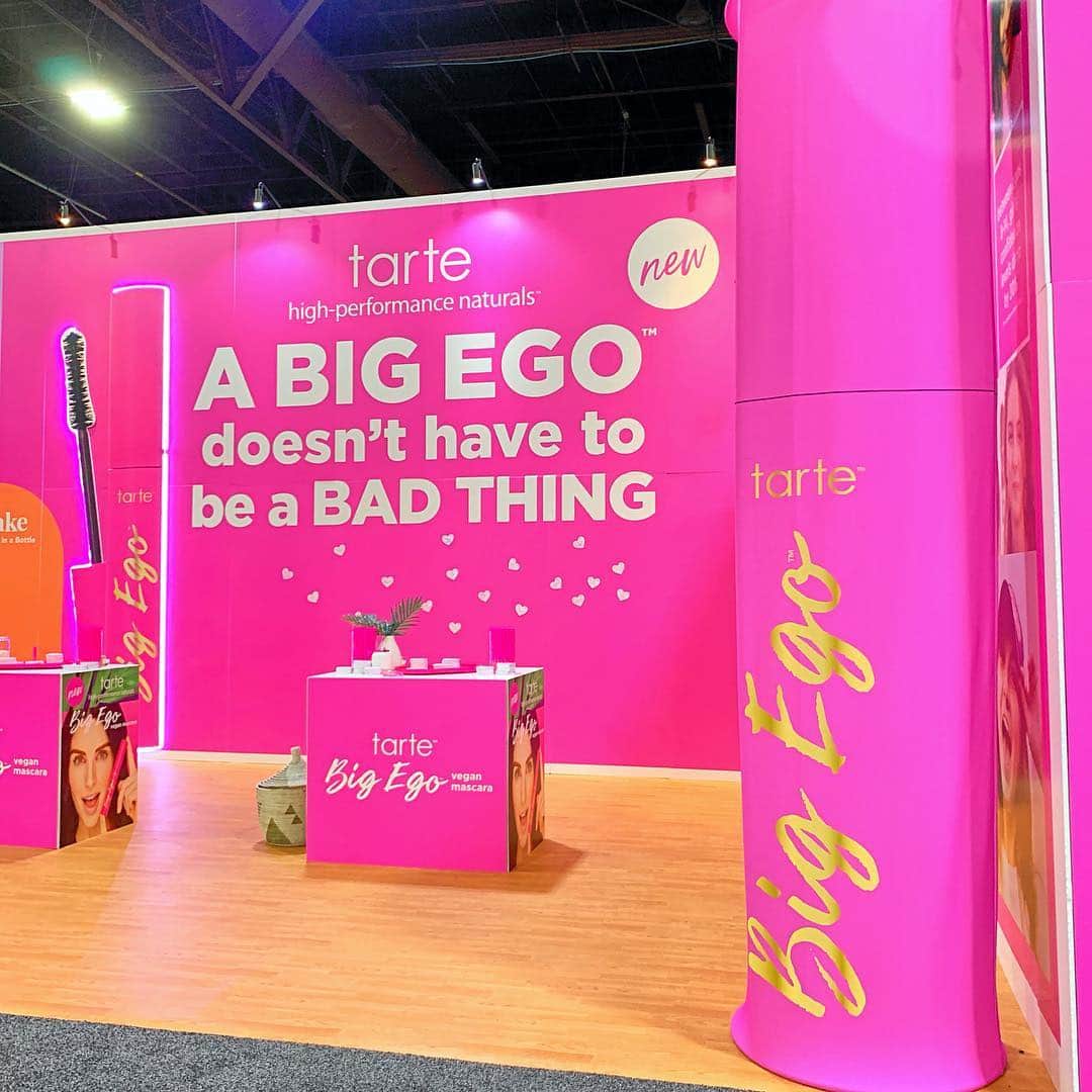 Tarte Cosmeticsさんのインスタグラム写真 - (Tarte CosmeticsInstagram)「We had SUCH an amazing day today at the @ultabeauty GMC where attendees gave advice to their younger selves! Because a big ego doesn’t have to be a bad thing 💗💗💗 What would you say to your younger self if you could? PS - Head to our IG stories to see all the behind-the-scenes action! #mybigego #bigegolashes #plantpowered」4月19日 10時32分 - tartecosmetics