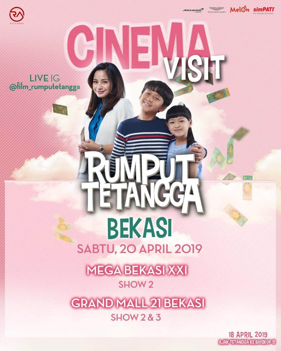 Raffi Ahmadさんのインスタグラム写真 - (Raffi AhmadInstagram)「HALLO Bekasi !!! 🤗 • Besok kita ketemu Di bekasi ya guys 🎉  Yuk langsung ke Bioskop dan nonton film RUMPUT TETANGGA di  MEGA BEKASI dan GRAND MALL 21 •  Yuk Ajak tetangga2 kalian ke bioskop, sampai ketemu disana yaa😍 . . @rapictures.id @simpati @melonindonesia @astonmartinjakarta  @mclarenjakarta . . #rumputtetangga #yanghijaubelumtentumemukau」4月19日 20時00分 - raffinagita1717