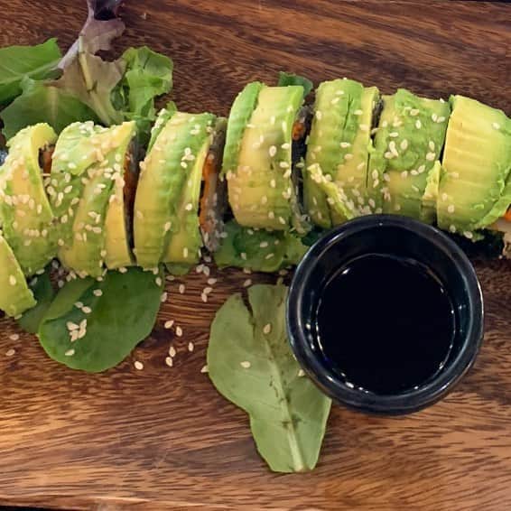 のインスタグラム：「🍃ビーガンウィークエンド🍃 🍃アボカドロール🍃 🍃Vegan Weekend🍃 🍃Avocado Rolls🍃 . . . . . . . . #vegancommunity #veganbodybuilding #vegansofinsta #veganlife #veganfoodporn #vegansdoitbetter #vegansofinstagram #veganpower #plantbasedfitness #plantprotein #alltheveggies #ビーガソ＃ヴィーガン＃ビーガン料理＃ヴィーガン料理＃ベジタリアン＃ベジタリアン料理＃菜食＃マクロビ＃マクロビオティック＃レシピ＃簡単レシピ＃ヘルシー＃ヘルシー料理＃ヘルシーメニュー＃ヘルシーレシピ＃簡単料理＃家庭料理＃ダイエット＃ダイエットメニュー#vegan #rawfoodchef #rawfood」