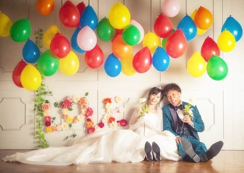 プレ花嫁の結婚式準備アプリ♡ -ウェディングニュースさんのインスタグラム写真 - (プレ花嫁の結婚式準備アプリ♡ -ウェディングニュースInstagram)「素敵な演出や前撮りの写真がどれも素敵💓参考にしたいウェディングフォト9枚✨♩ * * こちらのお写真は #結婚式場 @duo_gc さんからリグラムさせていただきました🌟ありがとうございました😊✨ * * * #結婚式演出 や #前撮り 💗どのフォトも素敵でとても参考になる #ウェディングフォト 😍 * カバーはまるで #ラプンツェル の世界🌼💜 * #プロジェクトマッピング を使った #ランタン の演出✨ * 会場全体に #ランタン が映し出されとてもロマンチックで素敵ですよね☺️💗 * ゲストもうっとり♡印象に残ること間違いなしです💓 * 他のフォトもどれも素敵なので、ぜひスワイプ👉🏻してチェックしてみてくださいね✨♩ * * * ＼📷投稿お待ちしています／ * 花嫁はもちろん、業者さんも大歓迎✨ アナタのお写真をご紹介してもOKという方は、ぜひ #ウェディングニュース にお写真を投稿してください💕 * * ⬇︎関連アカウント⬇︎ * 💒式場検索 【 @weddingnews_concierge 】 👰マイレポ花嫁 【 @weddingnews_brides 】 * * その他、編集部からの連絡専用 @weddingnews_contact や、スタッフ個人の連絡用として @WN_xxxx（xxxは個人名）があります💕 * ………………………………………… ❤️WeddingNewsとは？ * * 花嫁のリアルな”声”から生まれた 花嫁支持率No1✨スマホアプリです📱💕 * * 🌸知りたい… #結婚式準備 に役立つ記事を毎日150件配信中♩ * 🌸見たい… インスタの #ウェディング 系投稿TOP100が毎日チェックできる＊IG画像の複数ワード検索も可♩ * 🌸叶えたい… #結婚式 関連の予約サイトが大集合♩ * 🌸伝えたい… 自分の結婚式レポ『マイレポ』が簡単に作れる♩先輩花嫁のレポが読める♩ * * @weddingnews_editor のURLからDLしてね✨ * * * #プレ花嫁 #結婚  #花嫁  #ウエディング #結婚式演出 #披露宴 #2019秋婚 #ディズニープリンセス #ディズニーウェディング #プリンセス #日本中ののプレ花嫁さんと繋がりたい #プレ花嫁準備 #ディズニー #結婚式レポ #ブライダルフェア #ゆめかわいい」4月19日 21時05分 - weddingnews_editor