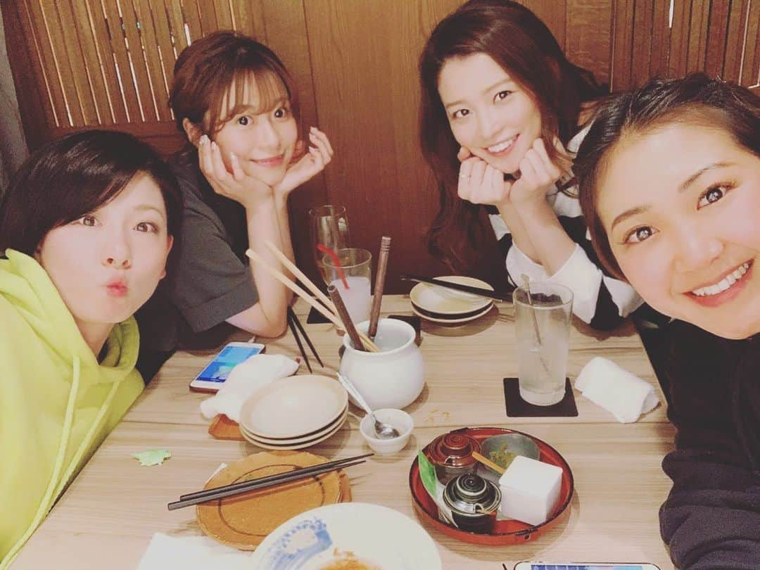 岩村菜々美さんのインスタグラム写真 - (岩村菜々美Instagram)「ラジオの収録終わって 4人で女子会延長戦 #ラジオ #東京ネットラジオ #女子会 4人でラジオしてます！ プロフィール画面のリンクから飛べるよー。 たまにいないよー。笑」4月19日 21時06分 - nanami1120