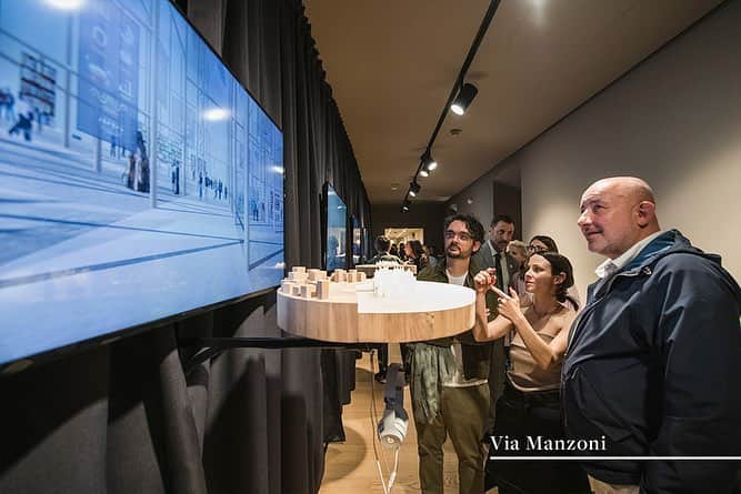 Poltrona Frauさんのインスタグラム写真 - (Poltrona FrauInstagram)「The @fuorisalone was amazing! So many of you enjoyed the "Connecting Experiences" installation at our Milan flagship and experienced with us the architecture of the future. Thank you all, keep following us! – #PFconnectingexperiences #PoltronaFrau #SaloneDelMobile2019 #SaloneDelMobile #isaloni2019 #MilanDesignWeek #MDW2019」4月19日 21時03分 - poltronafrauofficial