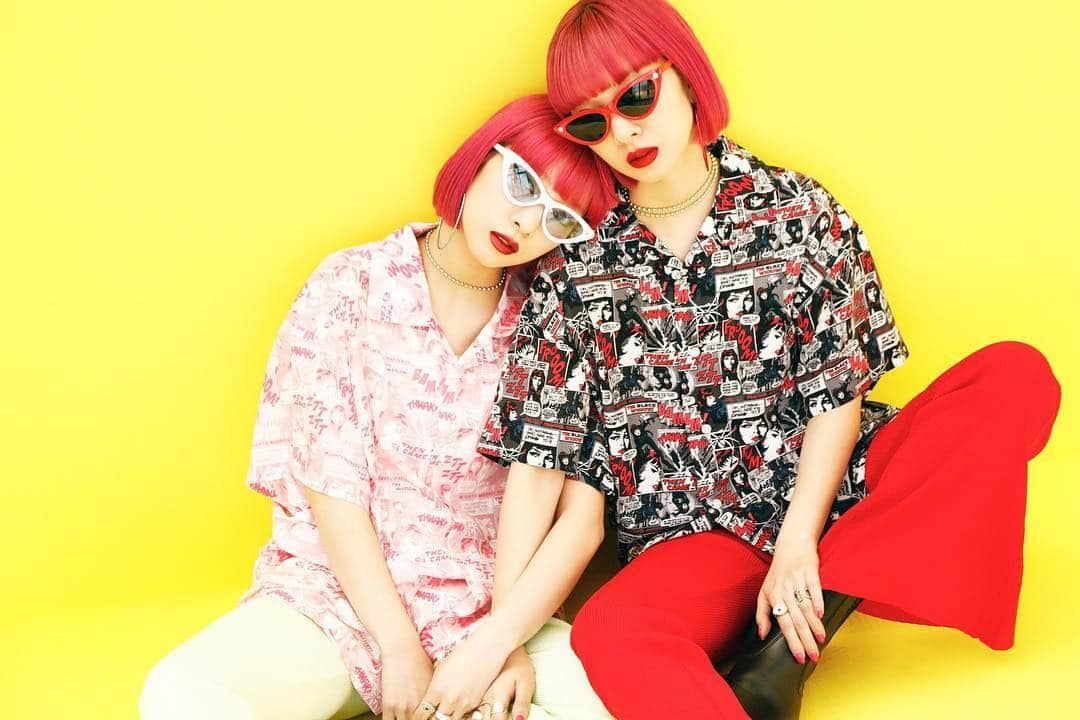 BARNEYS NEW YORKさんのインスタグラム写真 - (BARNEYS NEW YORKInstagram)「双子モデルAMIAYAがクリエイティブディレクターを務める＜ジュエティ＞のアメコミプリントTシャツやシャツ、PVC素材のバッグが4月27日（土）より各店店頭に登場！詳しくはBIOの🔗よりご覧ください。 #thedropGNZ #AMIAYA #jouetie  #marvel #AvengersEndgame #fashion #barneysjapan #barneysnewyorkginza #アミアヤ #ジュエティ #ファッション #バーニーズニューヨーク Marvel characters ©︎2019 MARVEL」4月19日 12時33分 - barneysjapan