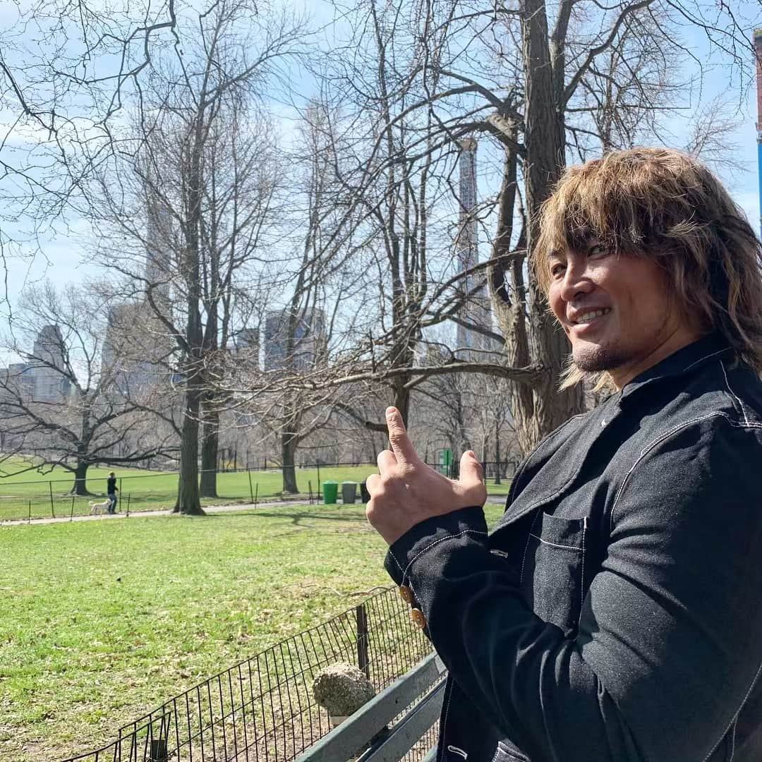 新日本プロレスさんのインスタグラム写真 - (新日本プロレスInstagram)「#TANAHASHI in #CentralPark 🎸 『棚橋弘至のPodcast Off!!』ひさびさの更新！ 「逸材がセントラル・パークに帰ってきた！ NYで“史上最高”の『NEW JAPAN CUP』を振り返る！」 #njpw #タナポ @hiroshi_tanahashi @njpw1972」4月19日 12時45分 - njpw1972