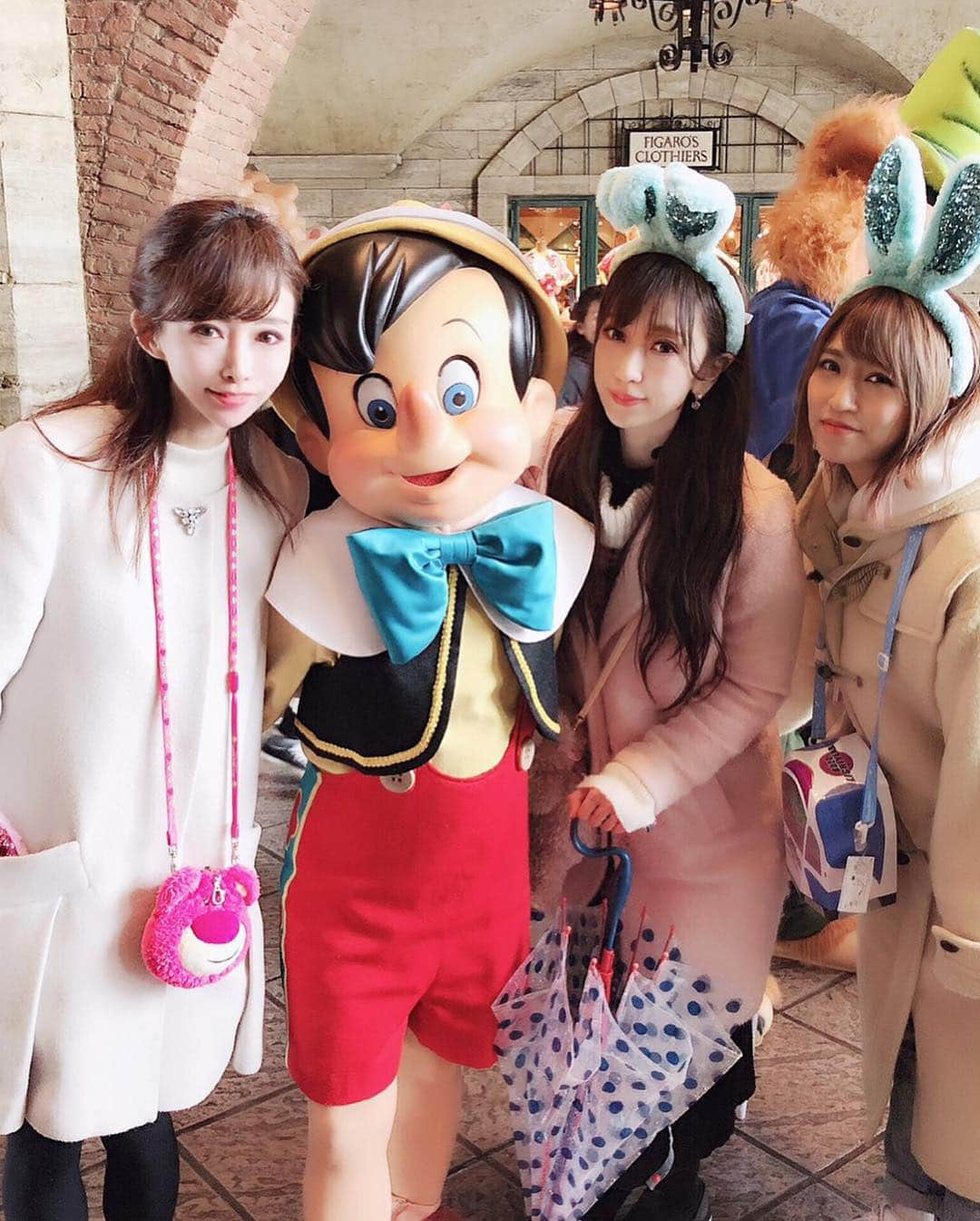 戸島花さんのインスタグラム写真 - (戸島花Instagram)「#ディズニーシー #disneysea #ディズニーイースター #ジミニークリケット #ピノキオ」4月19日 12時52分 - tojima_hana