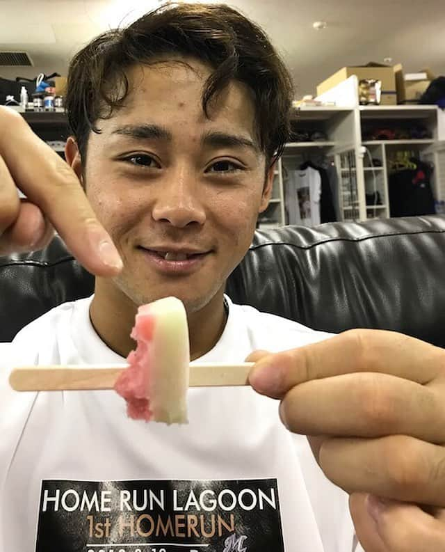 千葉ロッテマリーンズさんのインスタグラム写真 - (千葉ロッテマリーンズInstagram)「平沢選手のこだわり！「ボク、この部分がとっても好きなんです！」 #千葉ロッテマリーンズ #chibalotte #ZOZOマリンスタジアム #平沢大河 #スイカバー #🍉 #🍦」4月19日 13時21分 - chibalotte