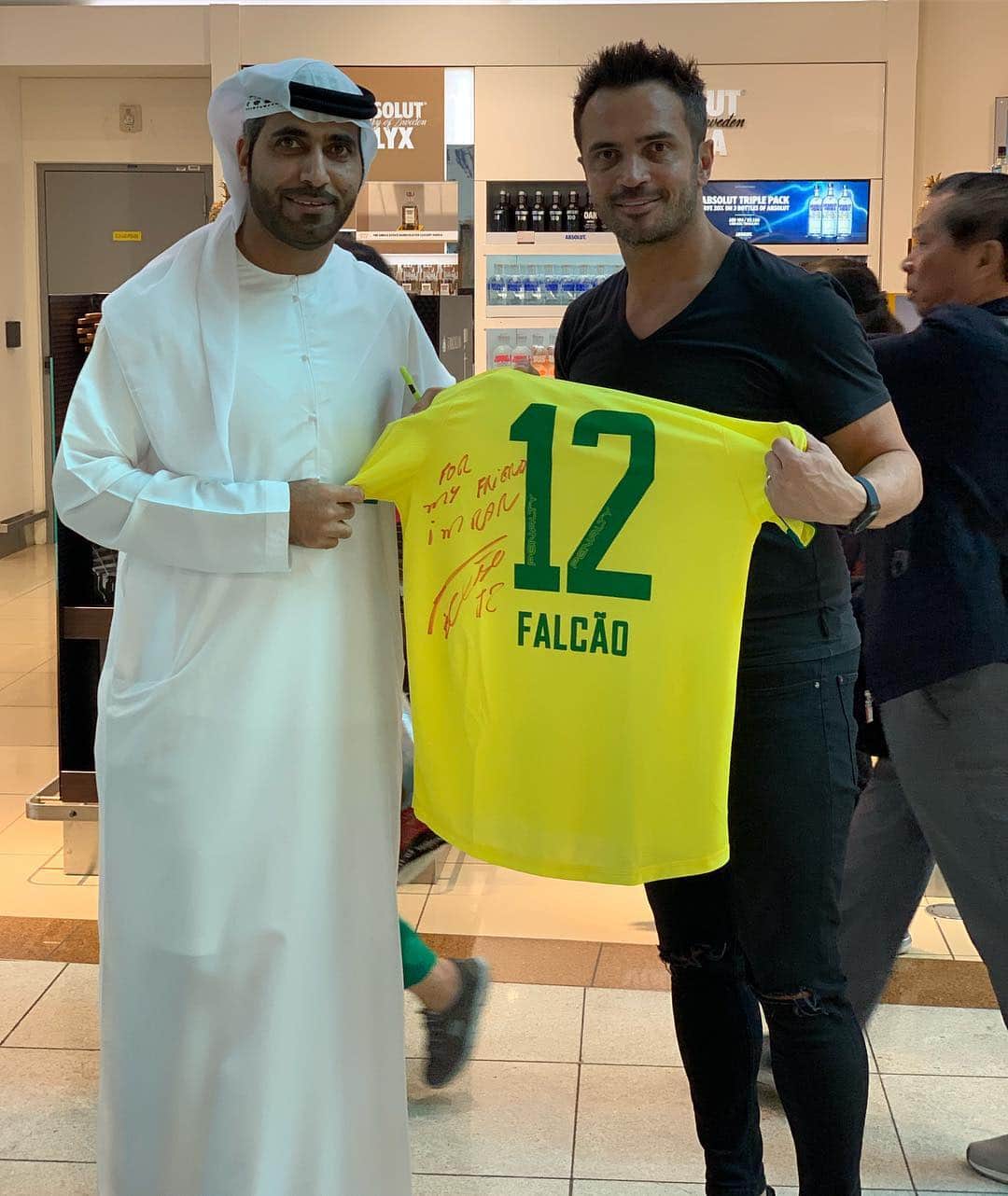 アレッサンドロ・ローザ・ヴィエイラのインスタグラム：「Thank you for everything, my friend! @imran_aljasmi —- Obrigado por tudo meu amigo @imran_aljasmi」