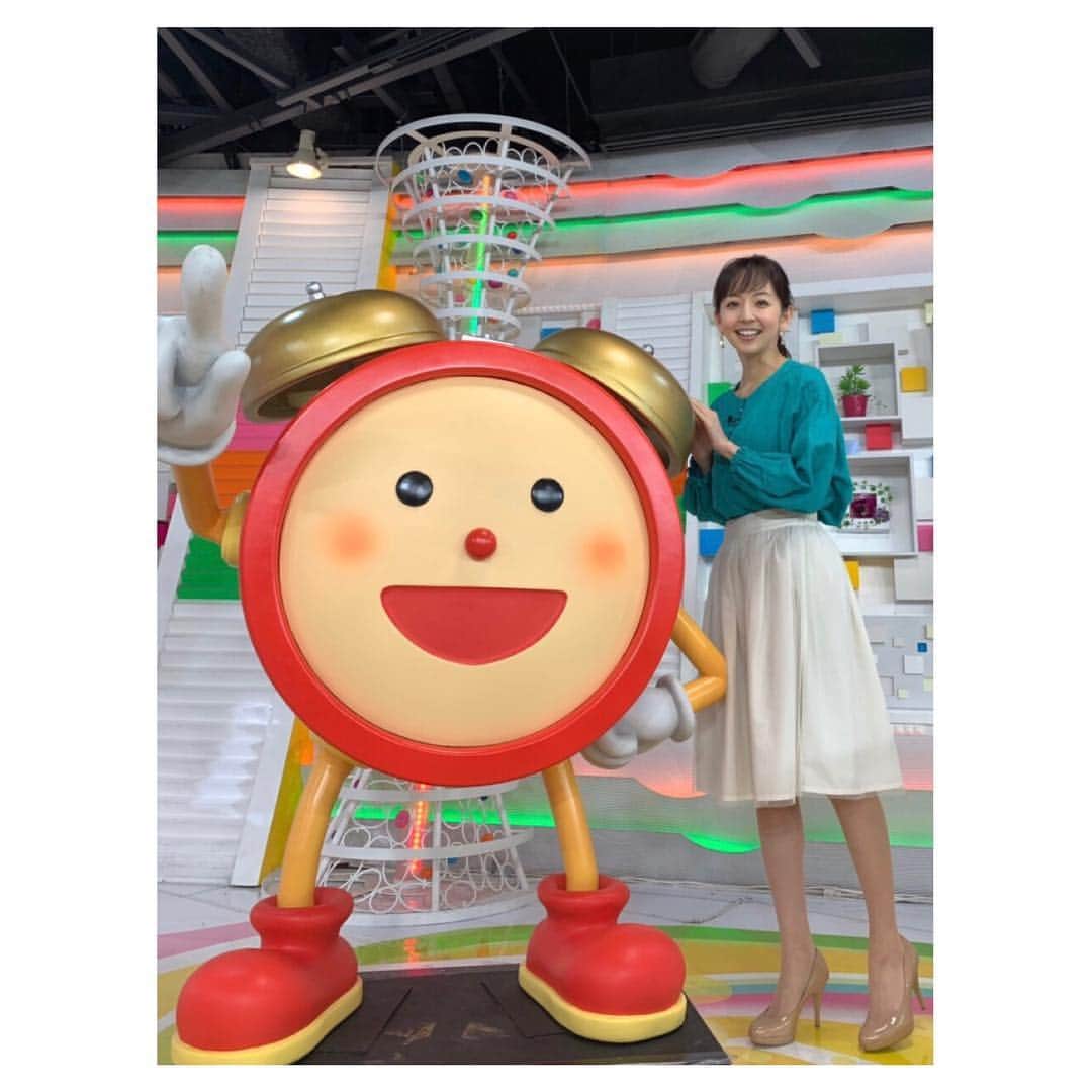 伊藤弘美さんのインスタグラム写真 - (伊藤弘美Instagram)「☺︎﻿ ﻿ 明日のめざましどようびのあとは﻿ めざトク！が放送です〜🍀﻿ ﻿ 関東のみの放送ですが、﻿ お時間合いましたらぜひご覧ください😊﻿ ﻿ ﻿ #めざトク！ #めざましどようび﻿ #素敵な週末を #めざましくん」4月19日 13時48分 - hiromi_ito831