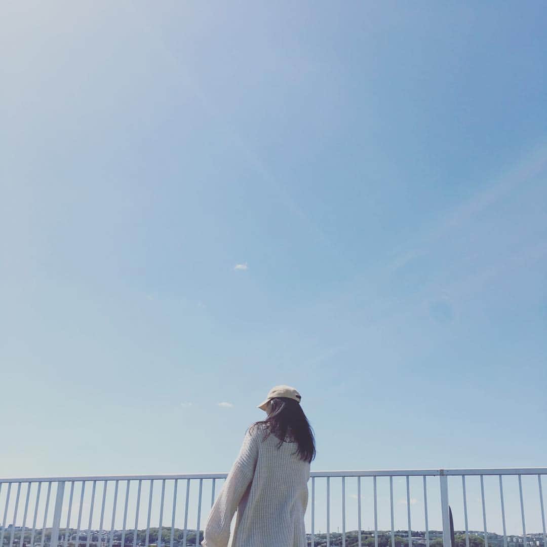 千眼美子さんのインスタグラム写真 - (千眼美子Instagram)「・ 歩きながら声に出して 「ええ日やなぁ」って つい言ってた。 #春 #kbf #katespade」4月19日 13時58分 - yoshiko_sengen