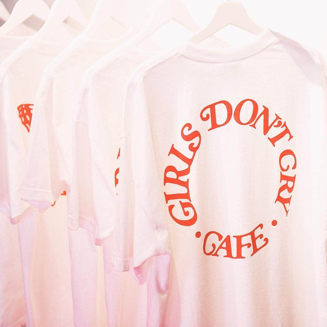 HYPEBEAST Japanさんのインスタグラム写真 - (HYPEBEAST JapanInstagram)「#hypebeaststyle：Girls Don't Cry Meets Amazon Fashion “AT TOKYO” ポップアップ会場の様子を初公開 ▶︎詳細はプロフィールリンクから #verdy #girlsdontcry #amazonfashion #attokyo」4月19日 14時01分 - hypebeastjp