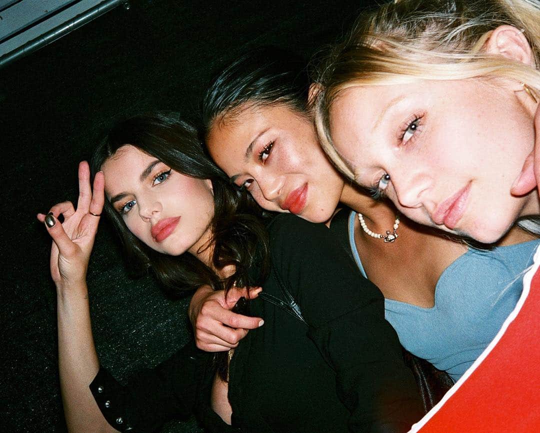 ソニア・ベン・アンマーのインスタグラム：「Last weekend’s film 🍓」
