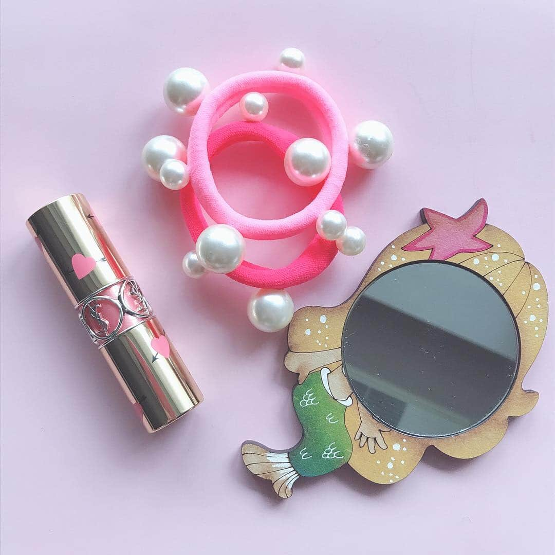 木本泉さんのインスタグラム写真 - (木本泉Instagram)「-﻿ 💞pink lip💞﻿ ﻿ 容器が可愛い💋﻿ ﻿ 妹が買ってきてくれました😊﻿ ﻿ #ysl#リップ#beauty」4月19日 14時33分 - izumikimoto