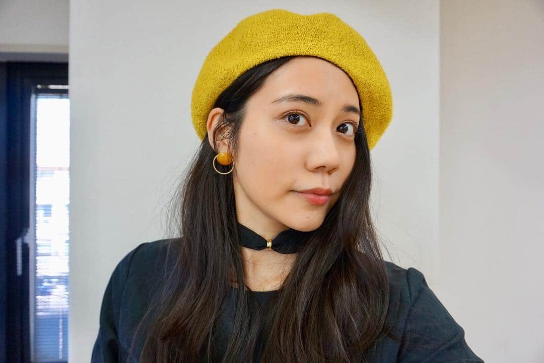 松山愛里のインスタグラム：「そして、本日！ 『きのう何食べた？』第3話の放送です📺🍚 内野聖陽さん演じる、賢二さんが働く美容室フォームの美容師、麻生美香役で出演させていただいております💇🏻‍♀️ 写真は1話の衣装🌼 衣装や小物にもスタッフさん方のこだわりが詰まっているのでぜひ注目して見ていただけたら嬉しいです☺️🧡 出演していない回もありますが、毎週お見逃しなく！ 本日深夜0:12〜放送です🙏🏻🍲 #きのう何食べた#何食べ#テレビ東京#ドラマ24」