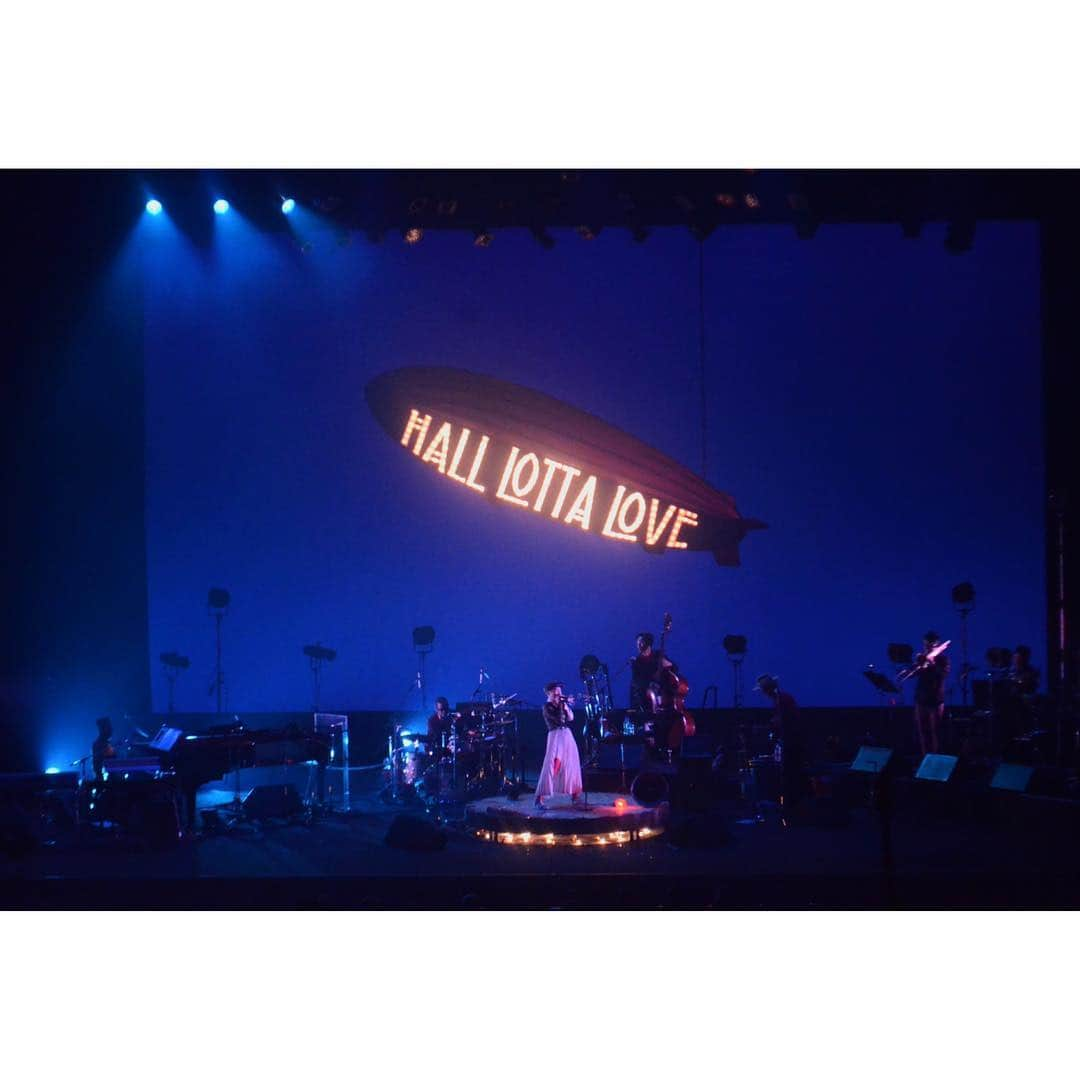 EGO-WRAPPIN'さんのインスタグラム写真 - (EGO-WRAPPIN'Instagram)「「HALL LOTTA LOVE」NHK大阪ホール公演お越し頂いたみなさんありがとうございました！﻿﻿ よっちゃん、森ラッピンの「溢れる愛」を感じていただけたかと思います！﻿ いよいよ来週「HALL LOTTA LOVE 」最終公演。﻿ 初の名古屋での開催なのでお見逃しなく！﻿ ﻿﻿ #egowrappin #エゴラッピン #halllottalove #中野サンプラザホール #NHK大阪ホール #名古屋市公会堂  #新曲 #Newalbum #DreamBabyDream」4月19日 15時08分 - egowrappin_official