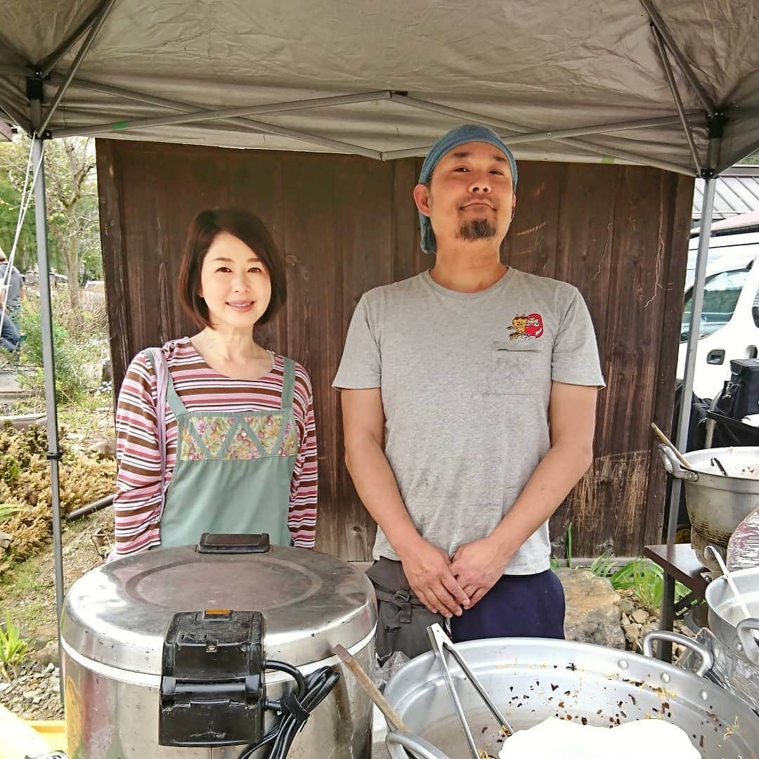 堀内敬子さんのインスタグラム写真 - (堀内敬子Instagram)「トウタリング🍀 また来てくれました。  トウタさん、パパになられて、おめでとうも言えました❗  鶏飯の美味しいこと！ 柚子が香って、ダシが濃いの😃  撮影頑張れます。  #パーフェクトワールド #パフェ #川奈家  #トウタリング #ケータリング #ごちそうさまでした」4月19日 15時00分 - horiuchi_keiko