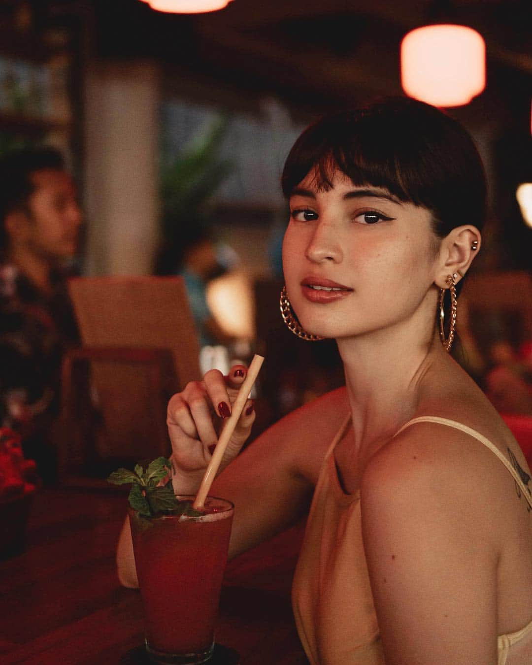 Coleen Garciaさんのインスタグラム写真 - (Coleen GarciaInstagram)「Meet me at the bar? 🍹」4月19日 15時01分 - coleen