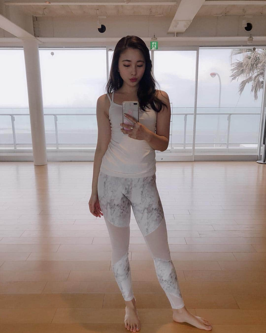 廣瀬なつきさんのインスタグラム写真 - (廣瀬なつきInstagram)「. 今週は、yoga week😍✨ 月火とYMCでpower yogaを昨日は YESでNATTYさんyogaを🧘‍♀️ . 今日は講義で解剖学の授業を受けてきました🌱 . 明日は parkyoga と オンラインでレッスン明後日もレッスン☺️🌼 . 身体の知識をもっとつけて、それを伝えれるようにこれからも勉強していきます‼️ . 私生活での癖でできた姿勢やずれを ちょっとでも改善して QOL クオリティオブライフ が上がるような そんな手助けをして 生活がより良いものになるよう 伝えていきます🌷🤲 .  #RYT200までの道のり #ymcメディカルトレーナーズスクール  #RYT200 #ヨガ資格 #ymcライフ #yoga  #yogagirl #yogawear #yogalife #yogalife #yogapose #yogaposes #yogachallenge #yogafit #yogabody #yogapractice #yogajournal #yogaasana #yogafun #parkyoga #asana #asanapractice #beauty」4月19日 15時18分 - i_am_na2coooo