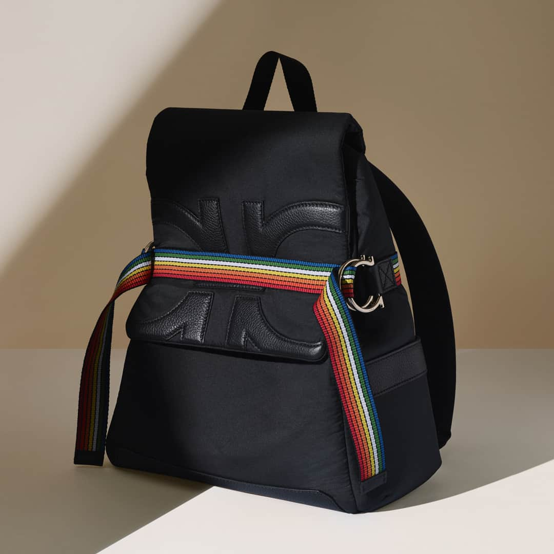 サルヴァトーレ・フェラガモさんのインスタグラム写真 - (サルヴァトーレ・フェラガモInstagram)「The limited-edition 42 Degrees backpack featuring a double gancini logo and rainbow strap, exemplifies innovative design with a sustainable approach. Explore the Sustainable Thinking exhibition in Florence from April 12th 2019 – March 8th 2020 #museoferragamo #sustainablethinking」4月19日 16時00分 - ferragamo