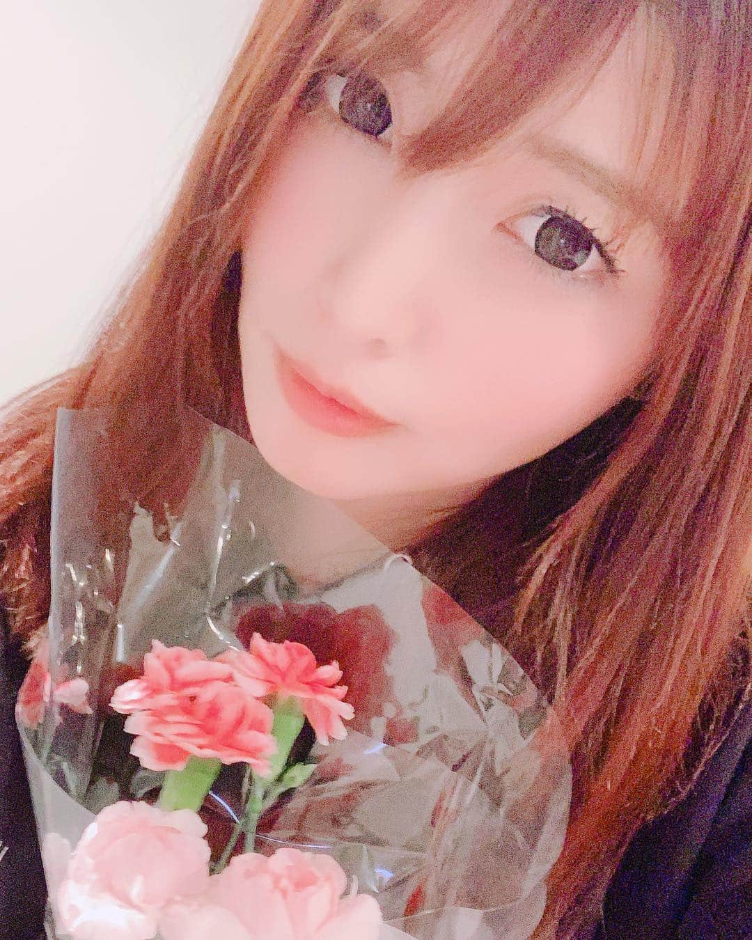 のインスタグラム：「昨日はイベントありがとうございました❤︎ 平日にも関わらずたくさんのかたに来ていただき感激です😭」