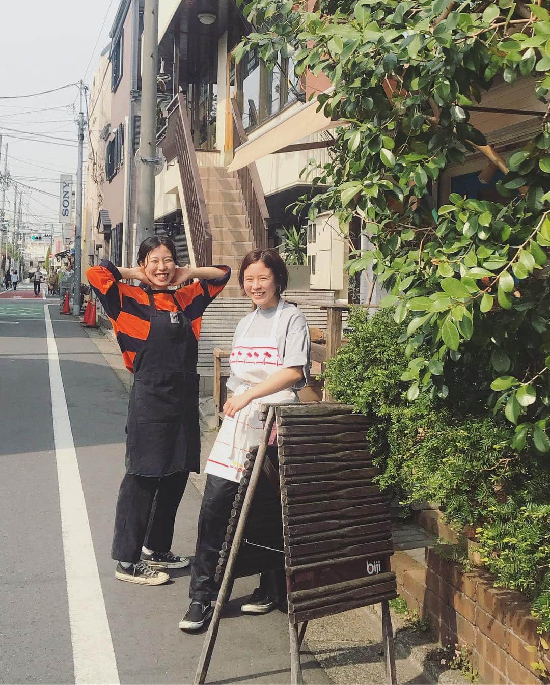 坂本美雨さんのインスタグラム写真 - (坂本美雨Instagram)「町に愛される美しきシスターズ♡」4月19日 21時41分 - miu_sakamoto