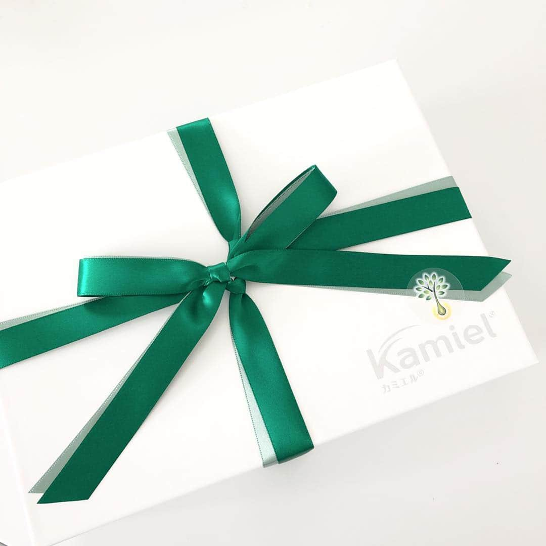 meguri.kさんのインスタグラム写真 - (meguri.kInstagram)「製薬メーカーが生産した高品質サプリメント"Kami活"飲み始めて1ヶ月が経ちました！ ・ 産後から毛先のパサつき、枝毛が気になる様に…💦 ・ トリートメントなどのヘアケアはしていますが、それだけでは限界がありますよね💦という事で内側からもアプローチ！ ・ 根本からボリューム革命！スーパーフードミレットのパワーがギュッと濃縮されたサプリメント💊【Kamiel（カミエル）】 ・ イキイキとハリのある女性を目指して お試し中です✨💪 ・ 髪質でその人の第1印象って変わりますよね！綺麗に歳を重ねて行きたい💓 ・ "カミエル バイエル薬品"で検索してね！ ・ #美容 #ヘアアレンジ #hairarrange #大人可愛い  #アンチエイジング  #ヘアケア #サプリメント #ハリコシ #綺麗になりたい #自信に繋がる #根本からカミエル #スーパーフードミレット #Kami活 #バイエル #PR」4月19日 16時11分 - meguri.k