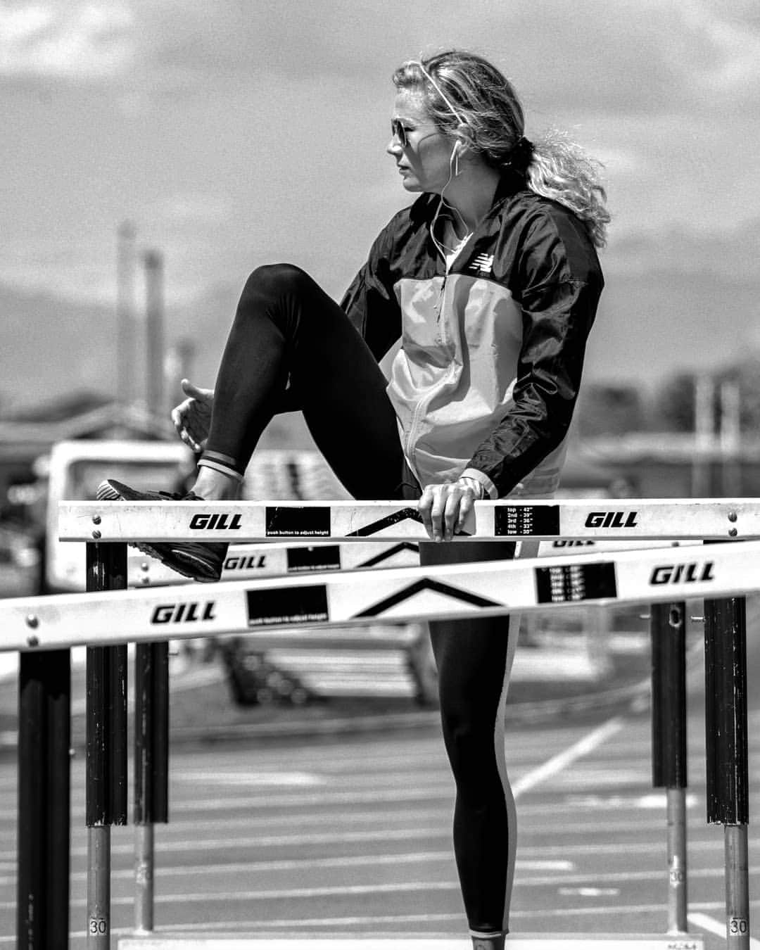 イザベル・ペダーセンさんのインスタグラム写真 - (イザベル・ペダーセンInstagram)「Will always find my way over a hurdle. Getting graceful over is another thing 😅 📸@cbut23」4月19日 16時46分 - isabellepederse