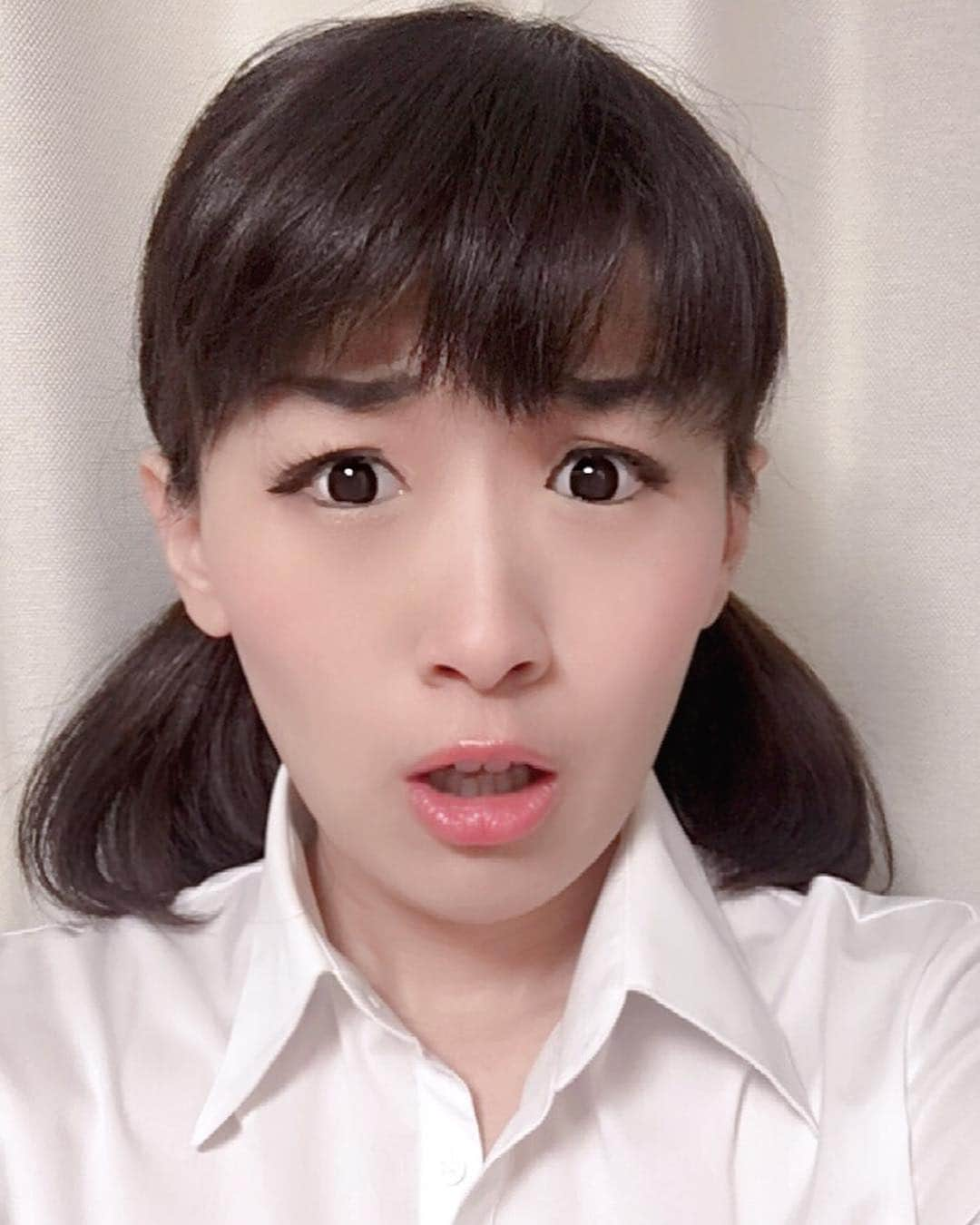 沙羅さんのインスタグラム写真 - (沙羅Instagram)「「りーつぅー！」﻿ ﻿ #永野芽郁 ちゃん﻿ #半分青い #すずめ﻿ #朝ドラ #nhk﻿ #沙羅 #ものまね #顔まね﻿ #薄目で見てね #アイテープの力すごい」4月19日 16時58分 - sarapika128