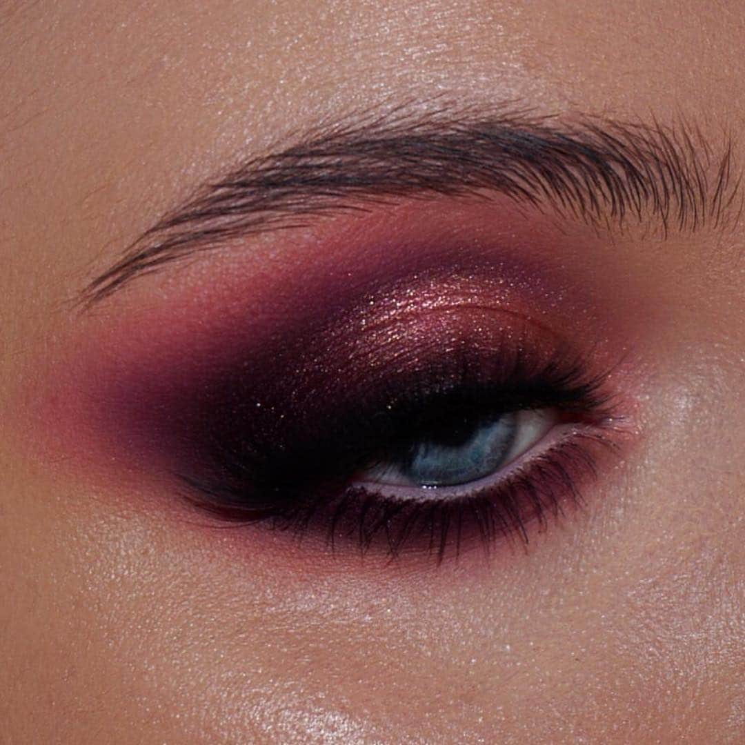 Anastasia Beverly Hillsさんのインスタグラム写真 - (Anastasia Beverly HillsInstagram)「Modern Renaissance & Sultry Palettes combined for a beautiful look by @nikkitaylorhinds  #moderenaissance」4月19日 17時00分 - anastasiabeverlyhills