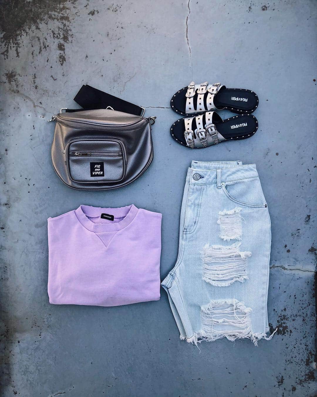 のインスタグラム：「💜 小物のカラーを揃えておしゃれ度UP✨ #figandviperstyle  #figandviper」